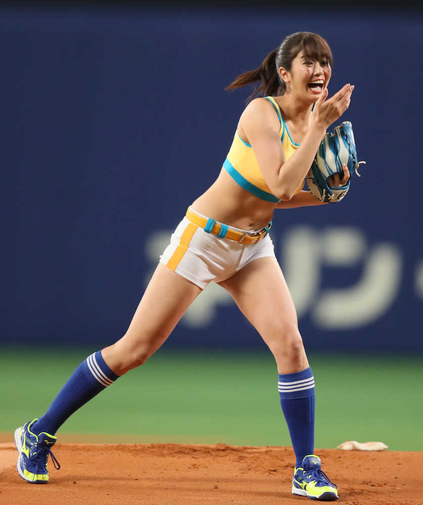昨年５月の中日―巨人戦で始球式を務めた稲村亜美