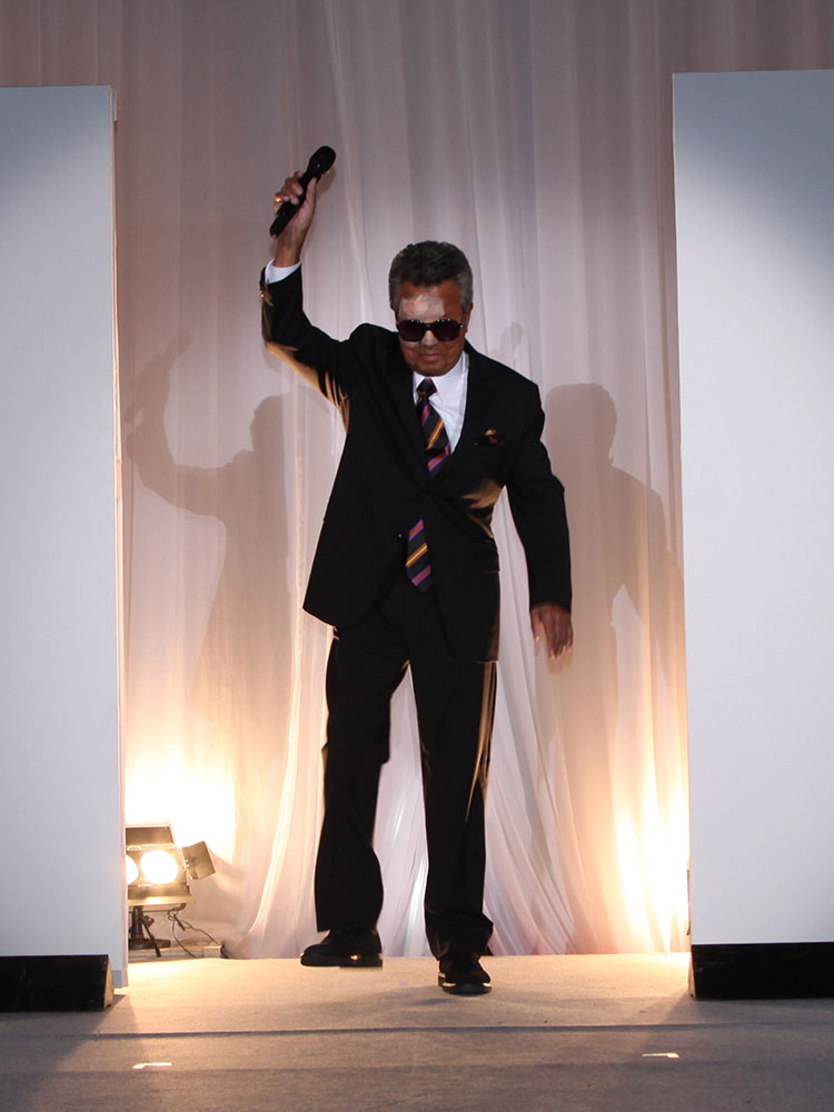 【画像・写真】梅宮辰夫　転倒し顔を３０針縫いながらもディナー＆トークショー開催