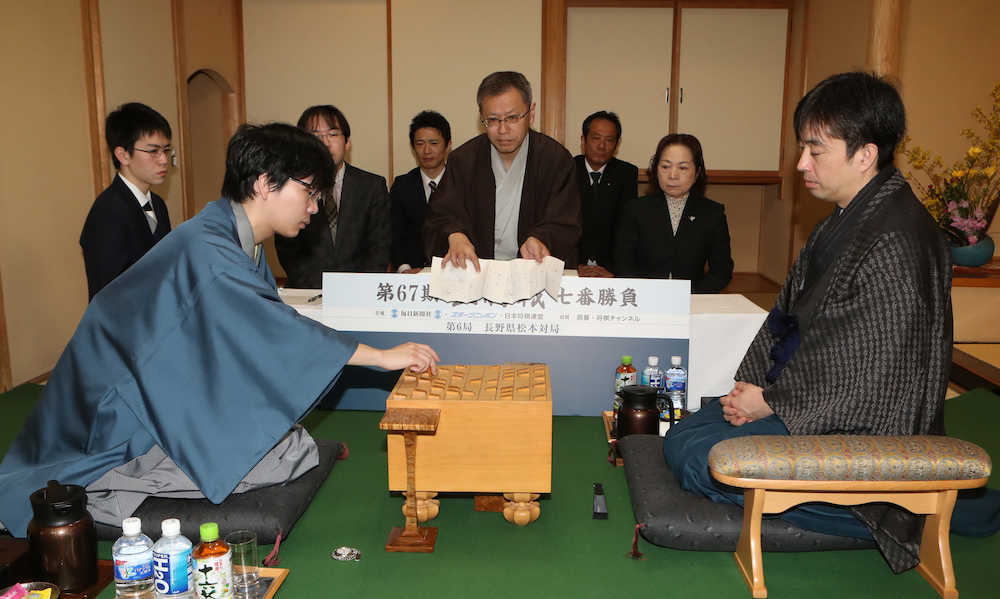 【画像・写真】【王将戦第６局】豊島八段、封じ手は７七銀右