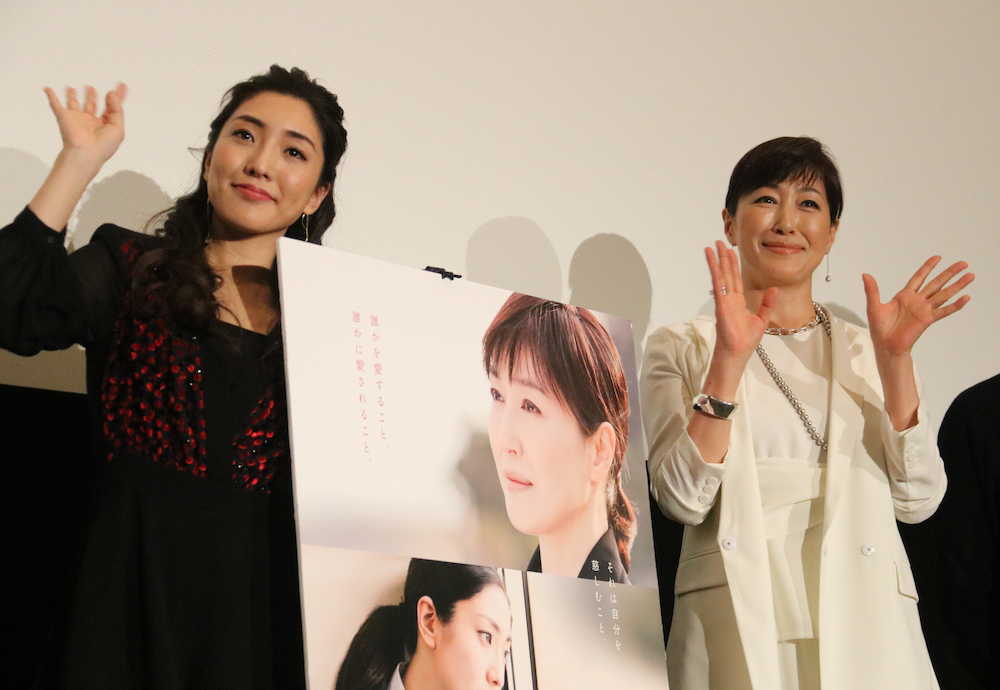 【画像・写真】高島礼子　後輩・文音からの大絶賛に照れ笑い「褒めすぎ！」