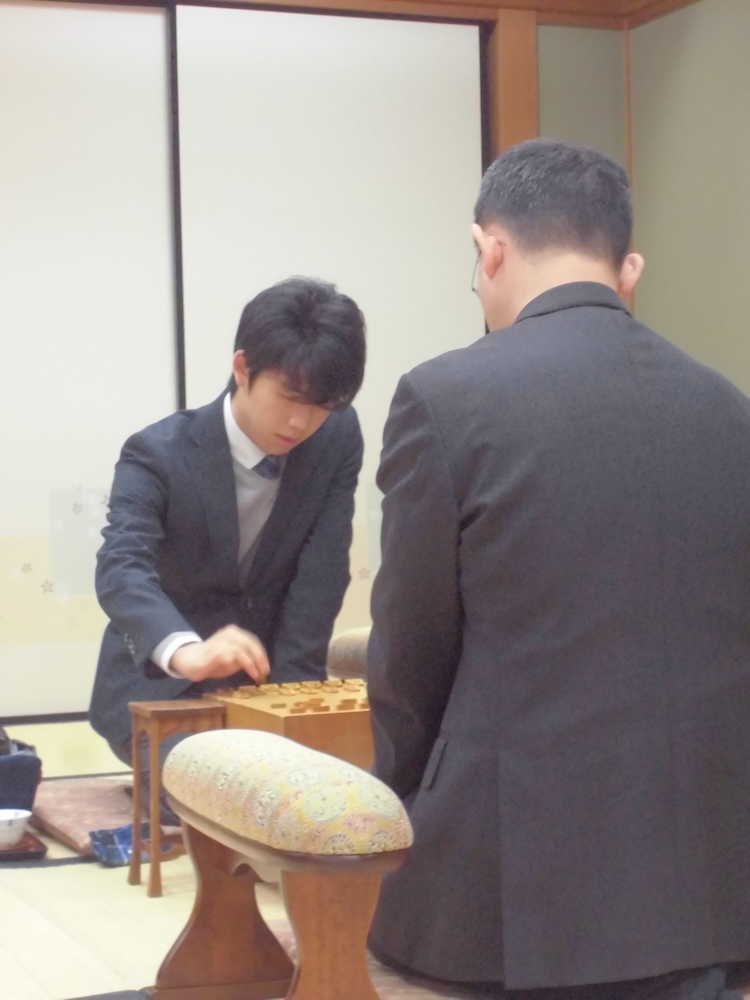 【画像・写真】藤井聡太六段　中学生最後の対局は黒星　王将戦１次予選６組準々決勝で５４歳井上慶太九段に