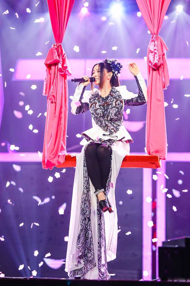 「第２５回ＣＨＩＮＥＳＥ　ＴＯＰ１０　ＭＵＳＩＣ　ＡＷＡＲＤＳ」で日本人初となる「アジア風雲歌手」を受賞した倉木麻衣