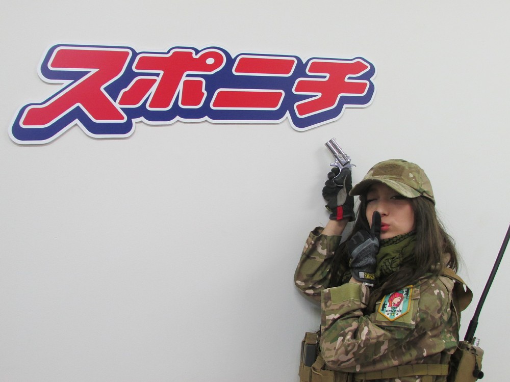 【画像・写真】“サバゲー女子”矢沢なり来社ＰＲ「私と戦って」夏はセクシー衣装で