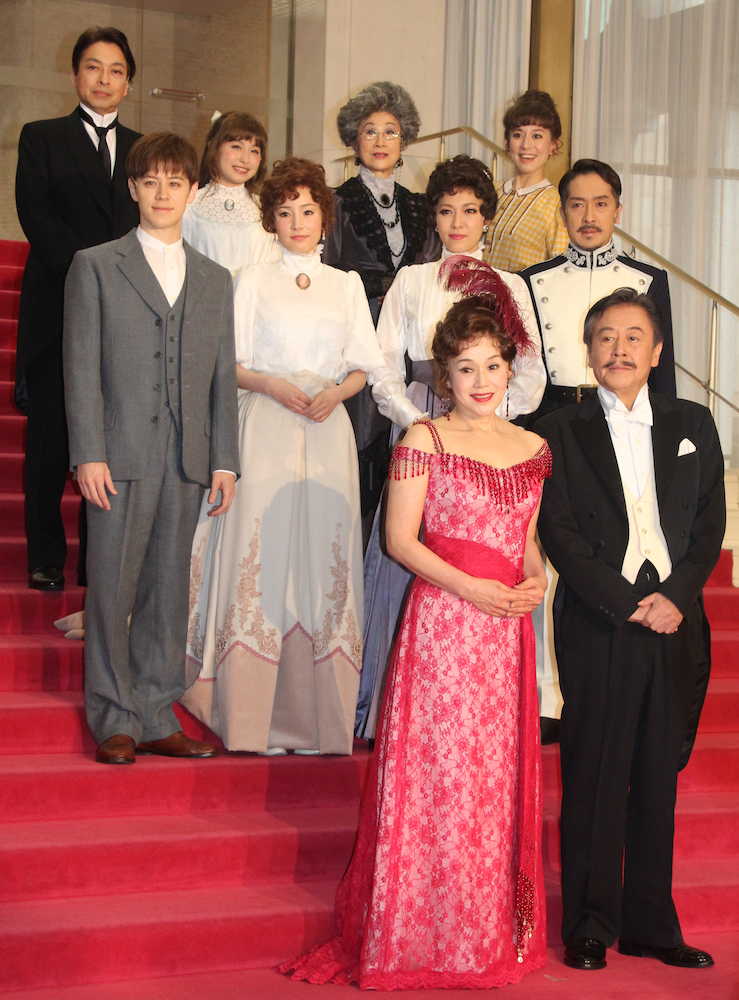 【画像・写真】大竹しのぶ“女優魂”で驚異の回復　左足首捻挫も「異常に早く治った」