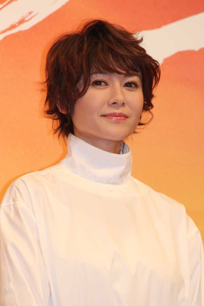 【画像・写真】真木よう子　事務所独立後初の場で笑顔　前向きに生きる秘けつは「笑っとけ」