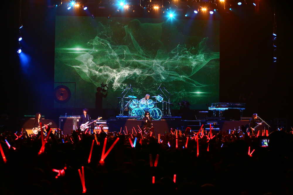 【画像・写真】ＹＯＳＨＩＫＩ　涙の１年１カ月ぶりドラム解禁「みんな、ありがとう」