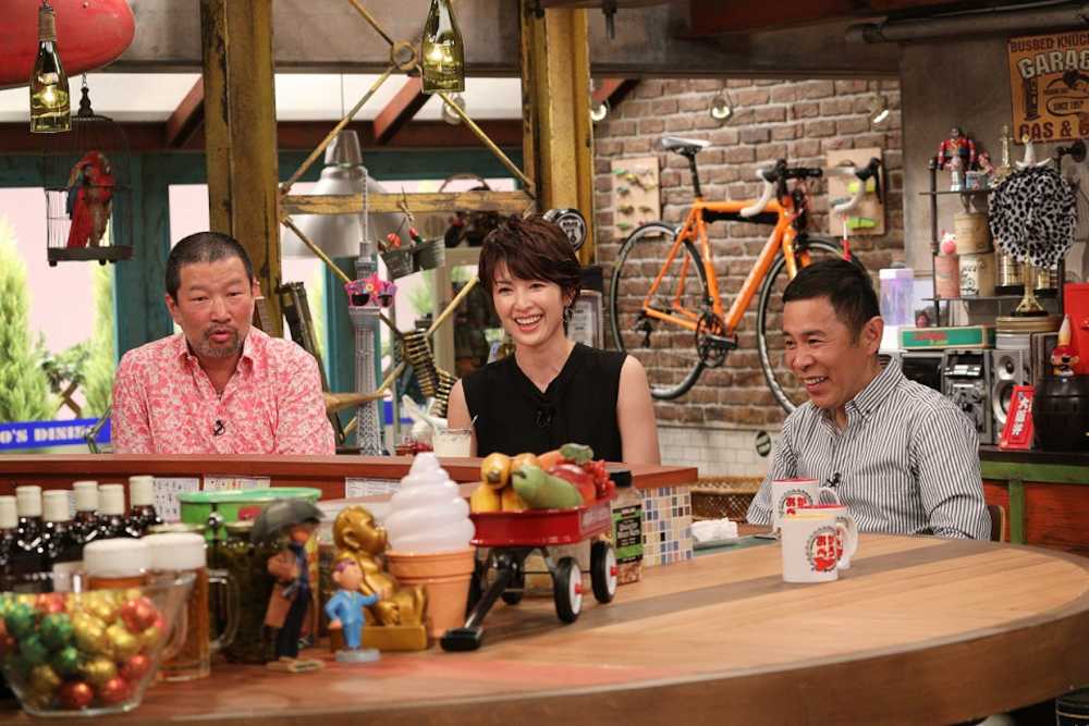 関西テレビ「おかべろ」で爆笑トークする（左から）木村祐一、吉瀬美智子、岡村隆史