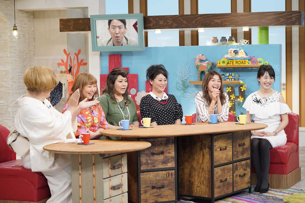関西テレビ「やすとも・友近のキメツケ！※あくまで個人の感想です」の１５日放送に出演する（左から）ＩＫＫＯ、海原やすよ、海原ともこ、友近、木下優樹菜、八木早希