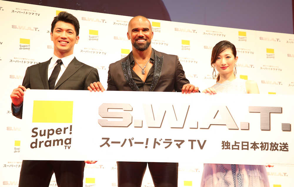 【画像・写真】武田梨奈　ドレス姿でハイキック披露　村田諒太はシェマー・ムーアの肉体に驚く