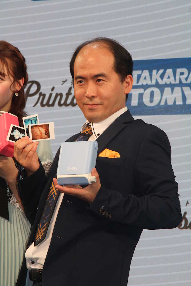 【画像・写真】トレエン斎藤　愛娘にキスしたい！「歯医者に行きます」