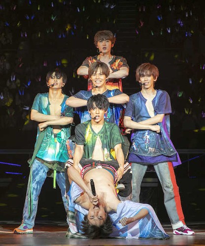 【画像・写真】デビュー６年の超特急　ついに“裸”解禁、「決意」に１万ファン大興奮