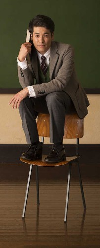 舞台「いまを生きる」で主演の教師役を演じる佐藤隆太