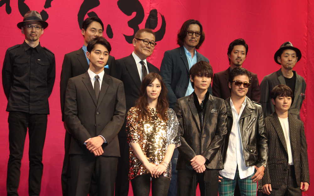 【画像・写真】豊川悦司　撮影中にぎっくり腰「綾野くんが６０分マッサージしてくれました」