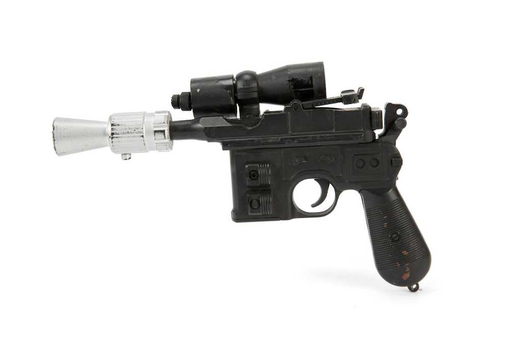 映画「スター・ウォーズ　ジェダイの帰還」でハリソン・フォード演じるハン・ソロが使用したブラスター銃