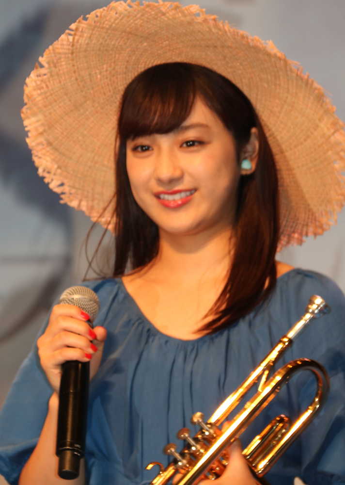 【画像・写真】平祐奈　義兄・長友から「勝利を持って帰るよ」　愛梨の声援は「近所迷惑」