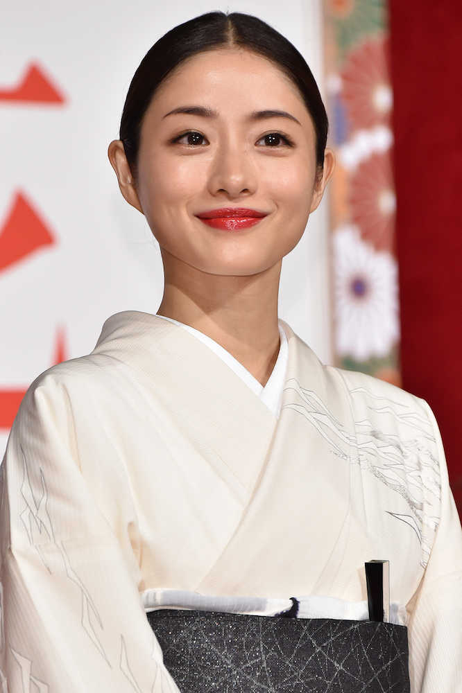 石原さとみ 峯田和伸の 色っぽい 弾き語りにウルウル ラブシーンできそうです スポニチ Sponichi Annex 芸能