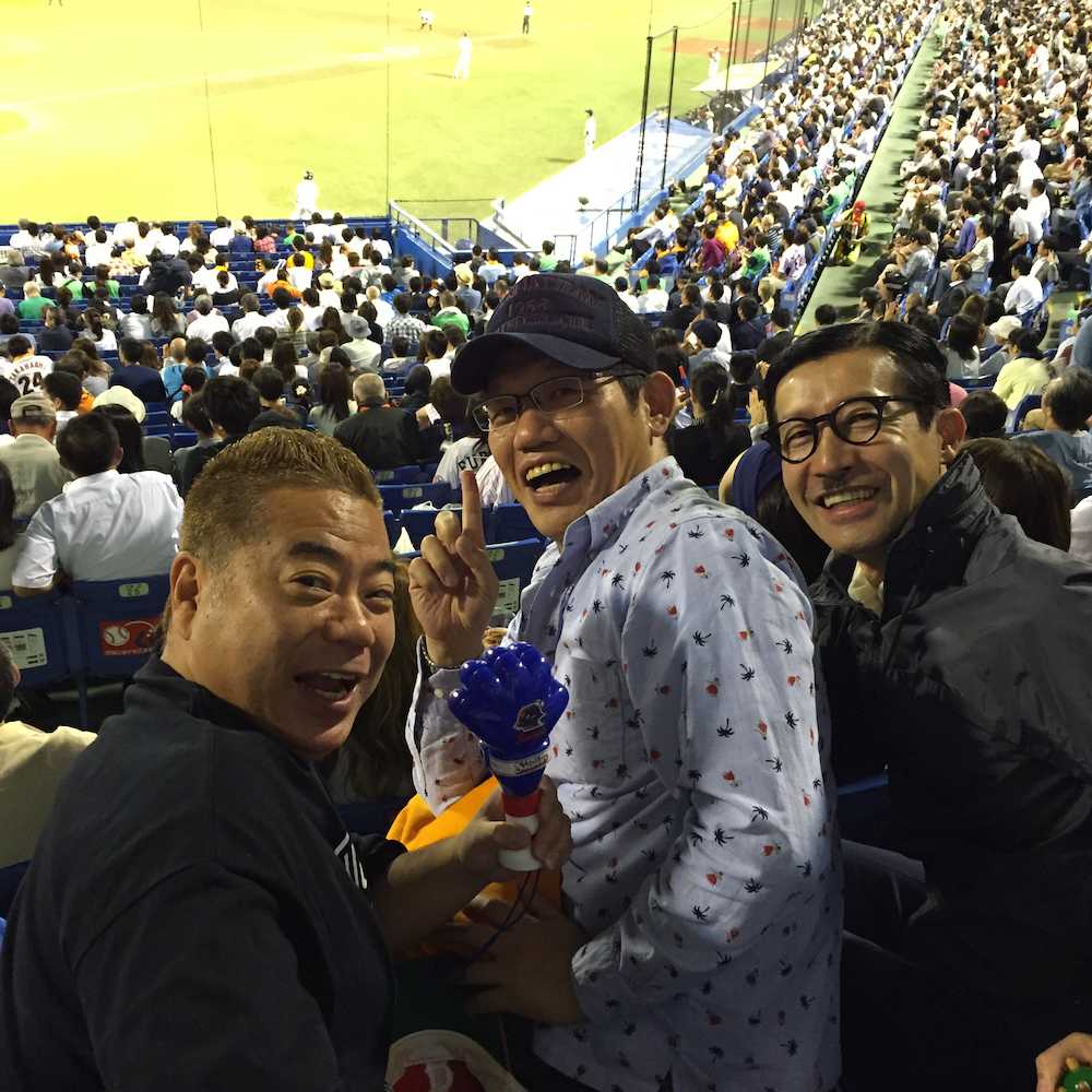 【画像・写真】出川哲朗　ヤクルトをリアルガチ応援40年　それでも選手と「一歩距離を置く」理由