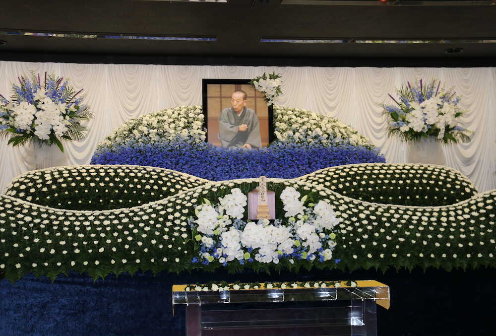 【画像・写真】歌丸さん告別式　木久扇　弔辞で明かした盟友の高座への執念「いつも勇ましくしていらした師匠」