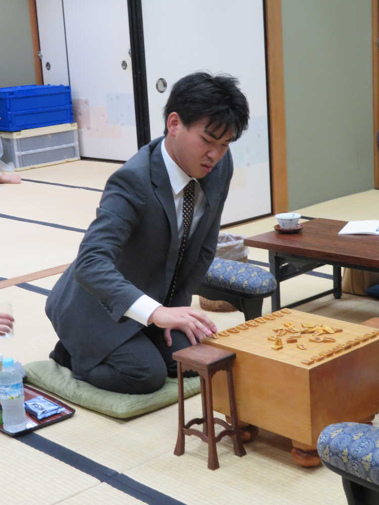【画像・写真】藤井聡太七段　ラストチャンスの新人王戦　３回戦で八代弥六段と対戦