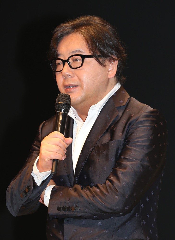 秋元康氏 僕の方がなぜか照れて無口に 数日前に前田 勝地と食事 素敵なカップルです スポニチ Sponichi Annex 芸能