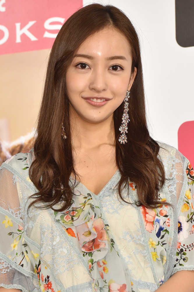 【画像・写真】あっちゃん結婚に“神７”続々メッセージ　ともちん「自分のことのよう」