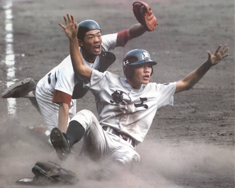 ９６年、第７８回大会決勝の松山商―熊本工戦で１０回裏熊本工１死満塁、右飛で三塁走者・星子がホームを突くが「奇跡のバックホーム」でアウトに
