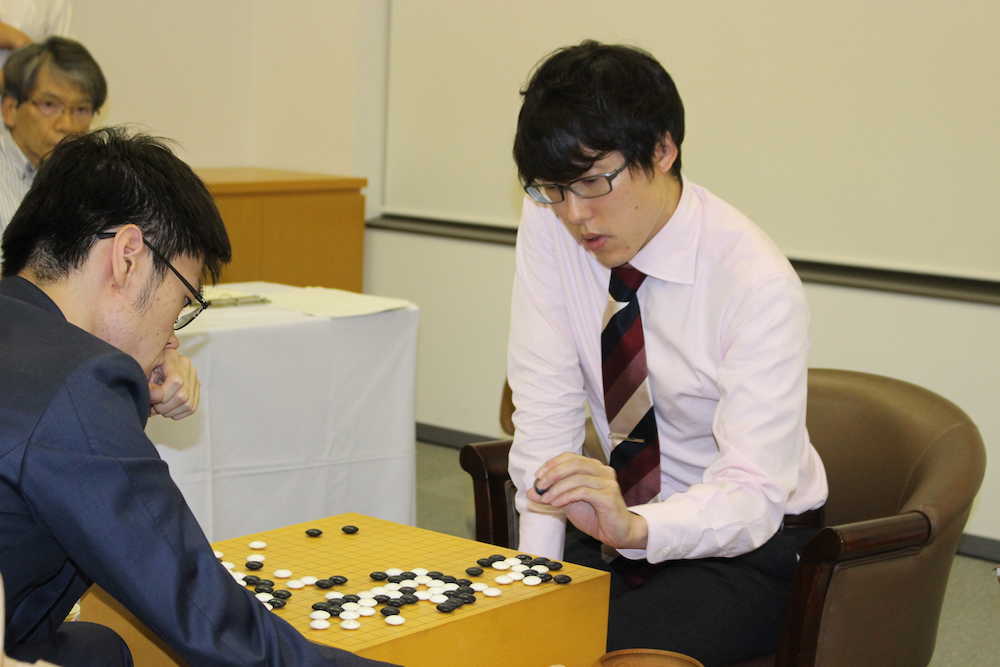 【画像・写真】井山７冠　全冠独占から陥落、２０歳許家元七段　最年少碁聖に