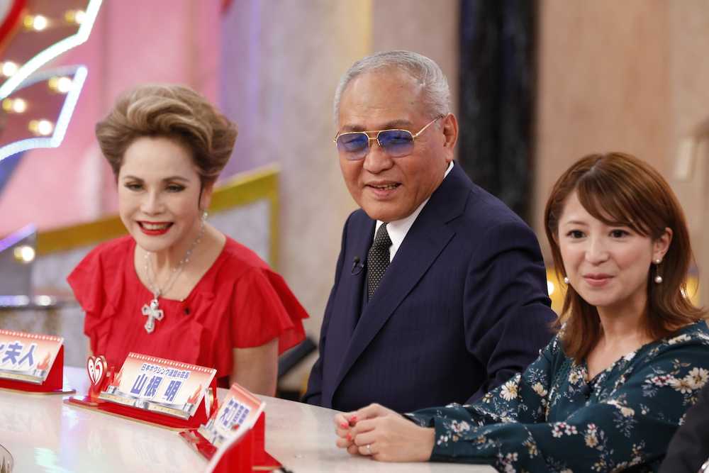 関西テレビ「胸いっぱいサミット」に出演した山根明氏とデヴィ夫人（左）、矢口真里（右）