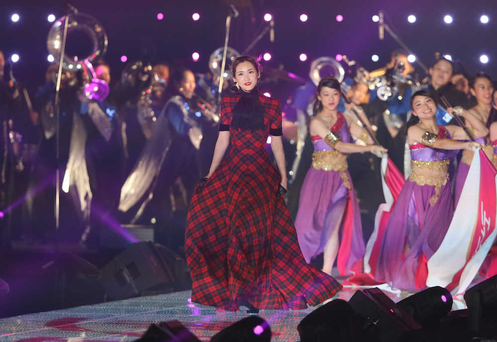 【画像・写真】紗栄子、ＴＧＣにサプライズ登場　共演８歳ドラマーに驚がく
