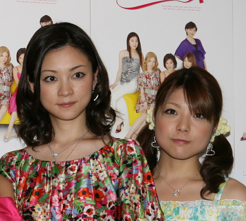 吉澤ひとみ（左）と小川麻琴