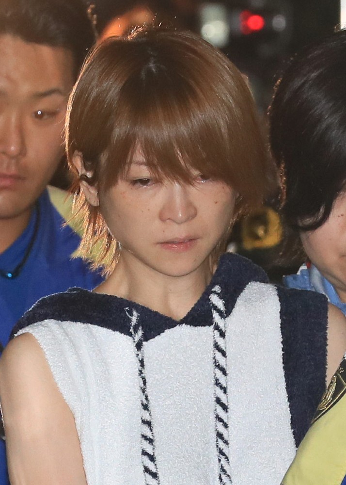 【画像・写真】吉澤ひとみ容疑者宅を捜索、缶酎ハイ３本の「他にも飲んだ」