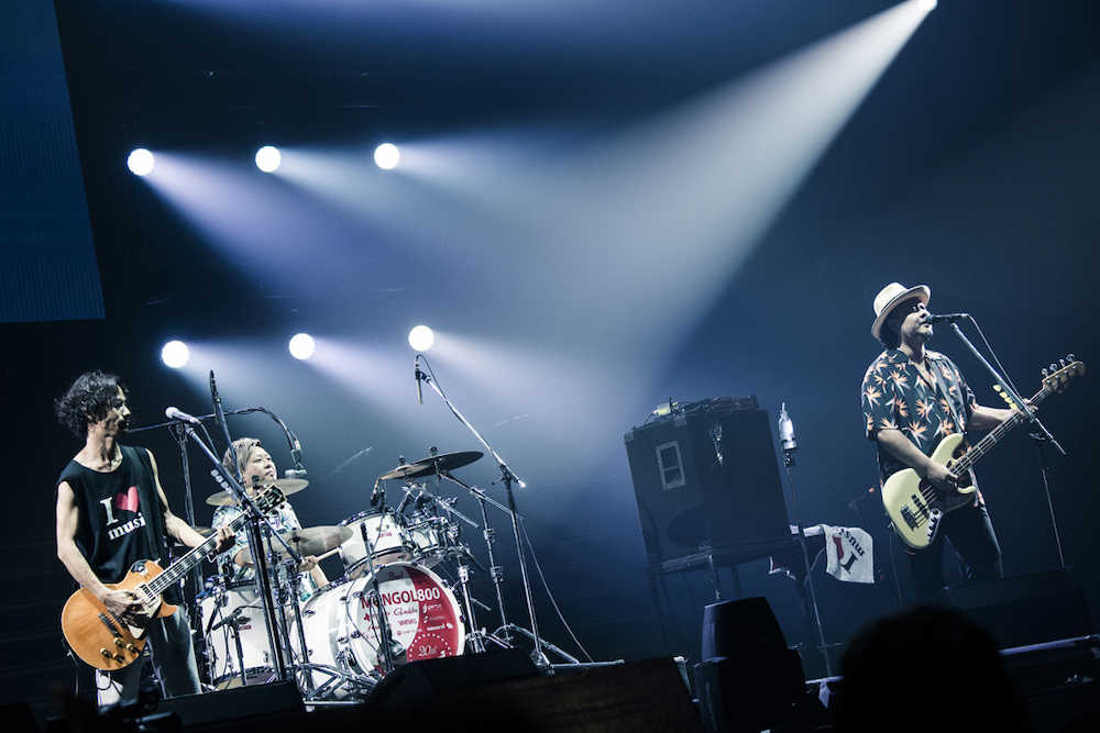 【画像・写真】安室奈美恵ラストライブ　安室奈美恵のライブに駆けつけたＭＯＮＧＯＬ８００