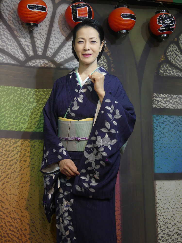 【画像・写真】坂本冬美“原点”店頭イベントで新曲熱唱