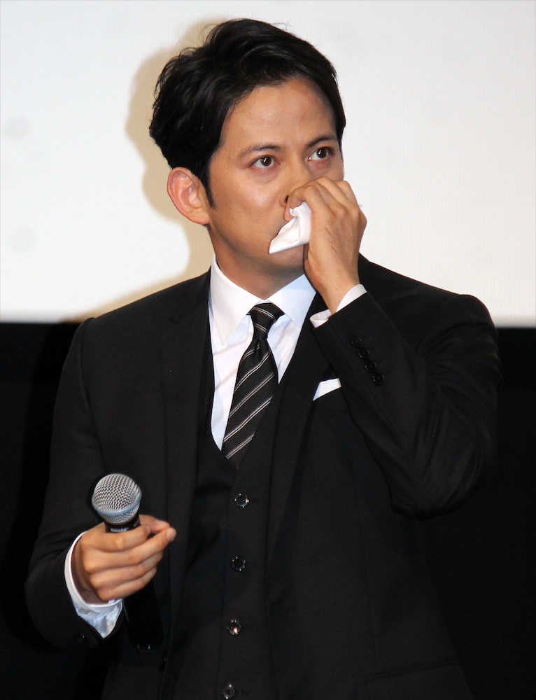 【画像・写真】岡田准一、監督感激で男泣き「人生を懸けた映画作り見せていただいた」