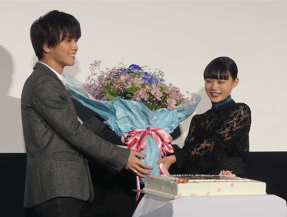 【画像・写真】杉咲花へサプライズも岩田剛典「こんなグダグダありますか」