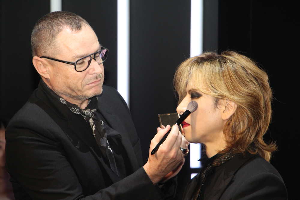 【画像・写真】ＹＯＳＨＩＫＩ、メイクアップアーティストから絶賛　美肌の秘密は「赤ワインと筋トレ」