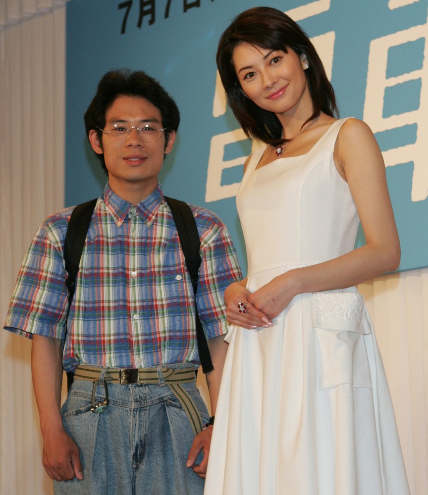 ２００５年７月クールに放送された「電車男」に出演した伊藤淳史（左）と伊東美咲（２００５年撮影）