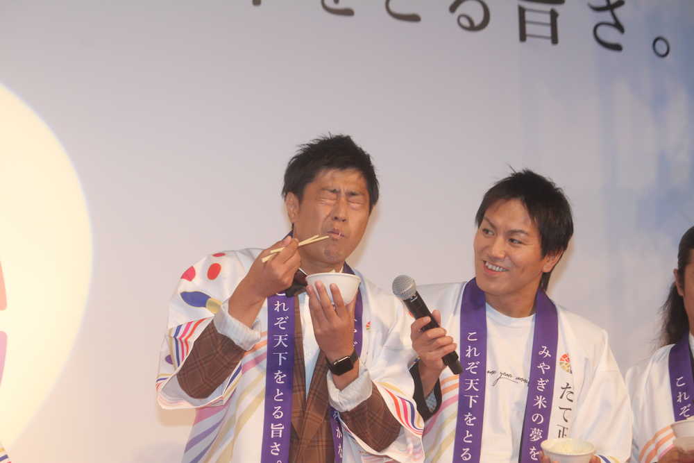 「だて正夢」デビュープレミアム記者発表会に登場したパンサーの尾形貴弘（左）と狩野英孝