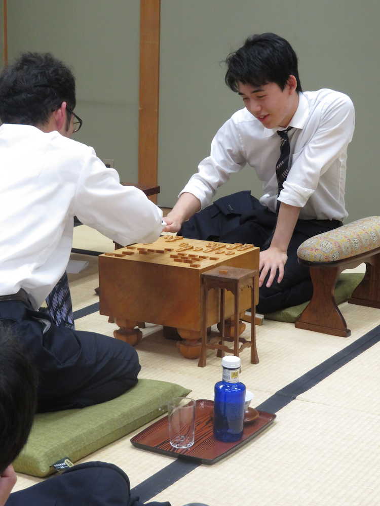 【画像・写真】藤井七段、棋聖戦２次予選へ「一局でも多く指せるよう頑張る」
