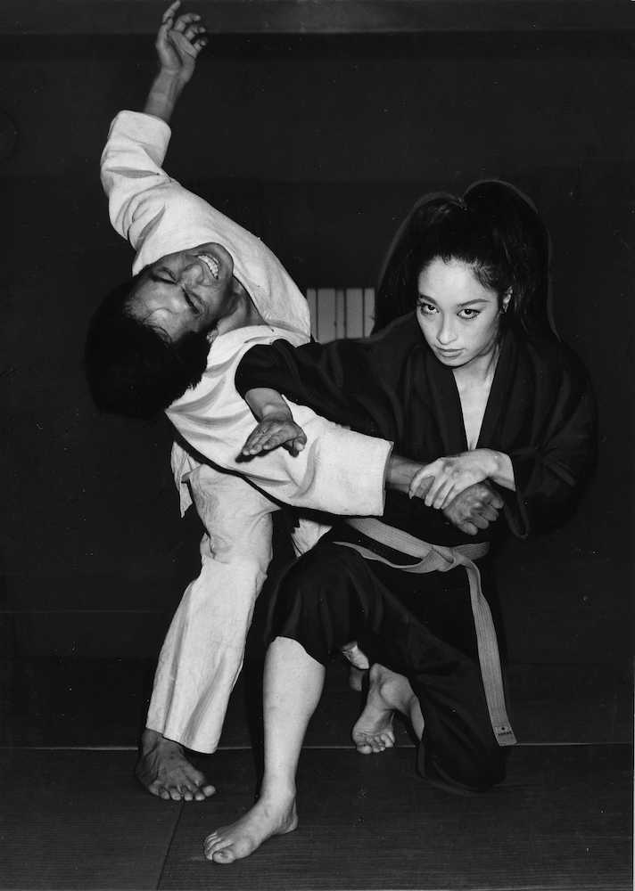 【画像・写真】江波さん　素顔も男前の酒豪、一晩でブランデー１本「女優三役クラス」