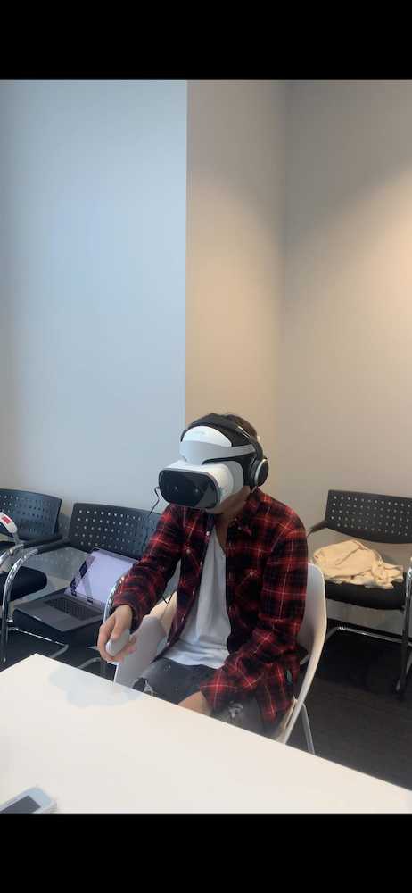 【画像・写真】電子空間アイドル「えのぐ」世界初のＶＲ握手会　ゴーグル装着で目の前に“推し”が