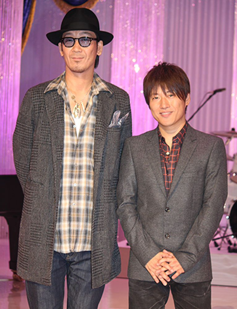 男性デュオ「コブクロ」の黒田俊介（左）と小渕健太郎