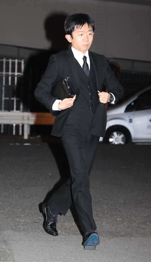 【画像・写真】赤木春恵さん通夜　“孫”えなりかずき涙「小さいときから守ってくれた」「役柄と真逆で優しい人」