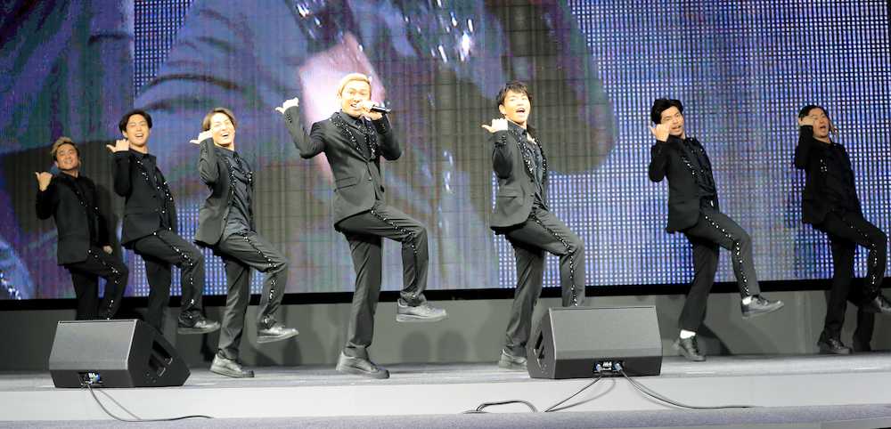 【画像・写真】ＺＯＺＯ前澤氏「来年は地味に」と言いつつ剛力へ報告