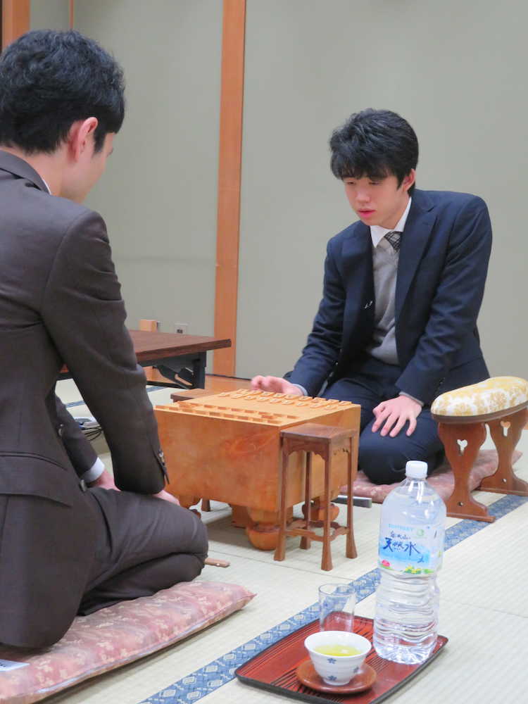 【画像・写真】藤井七段、門倉五段撃破で１７連勝　順位戦デビュー記録王手