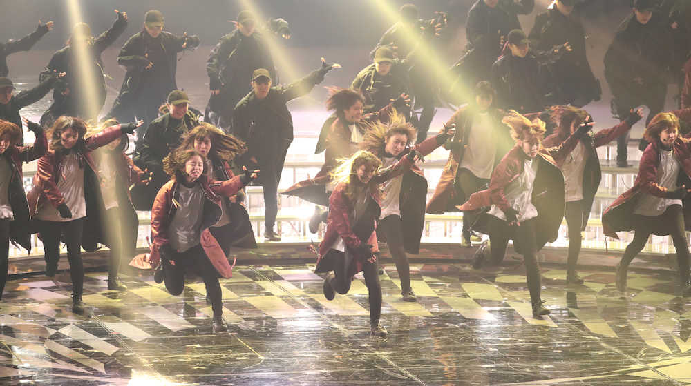 欅坂４６無事にダンス完走 ケガの平手友梨奈に代わって小林由依がセンター スポニチ Sponichi Annex 芸能