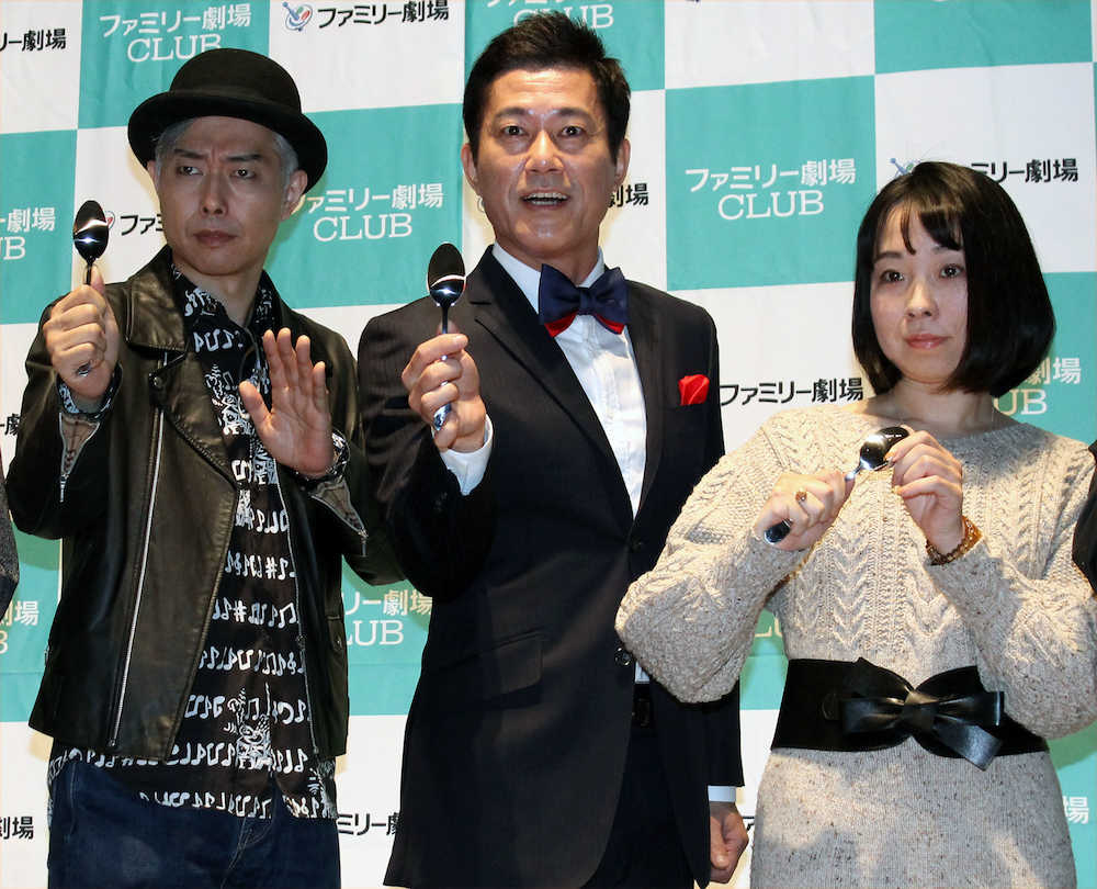 映画「緊急検証！　ＴＨＥ　ＭＯＶＩＥ」の舞台あいさつに登壇した（左から）大槻ケンヂ、逸見太郎、辛酸なめ子さん
