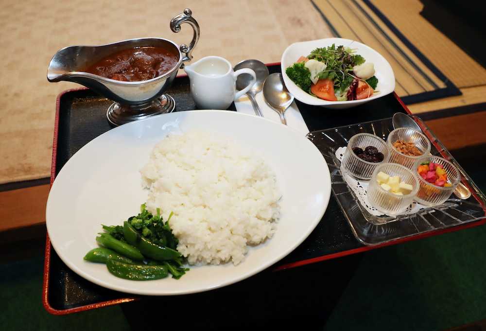 【画像・写真】王将戦第１局　久保王将、１時間近く長考し昼食休憩へ