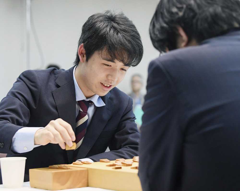 【画像・写真】藤井七段　朝日杯ＯＰ連覇あと２つ　準決勝は公式戦初対局の相手「全力でぶつかりたい」