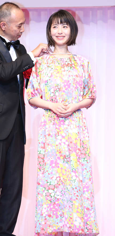 【画像・写真】橋本マナミ　ジュエリー賞に「まさか」　結婚は「平成が終わってからがいい」